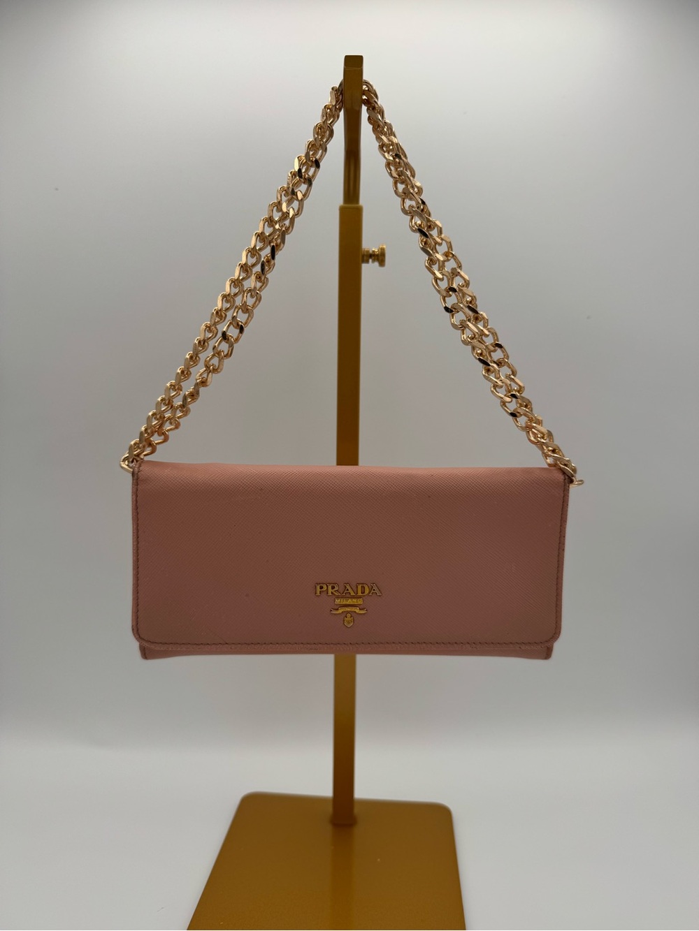 Prada Portafoglio Lampo wallet in Tamaris pink Saffiano Vernic leather. w/ Card